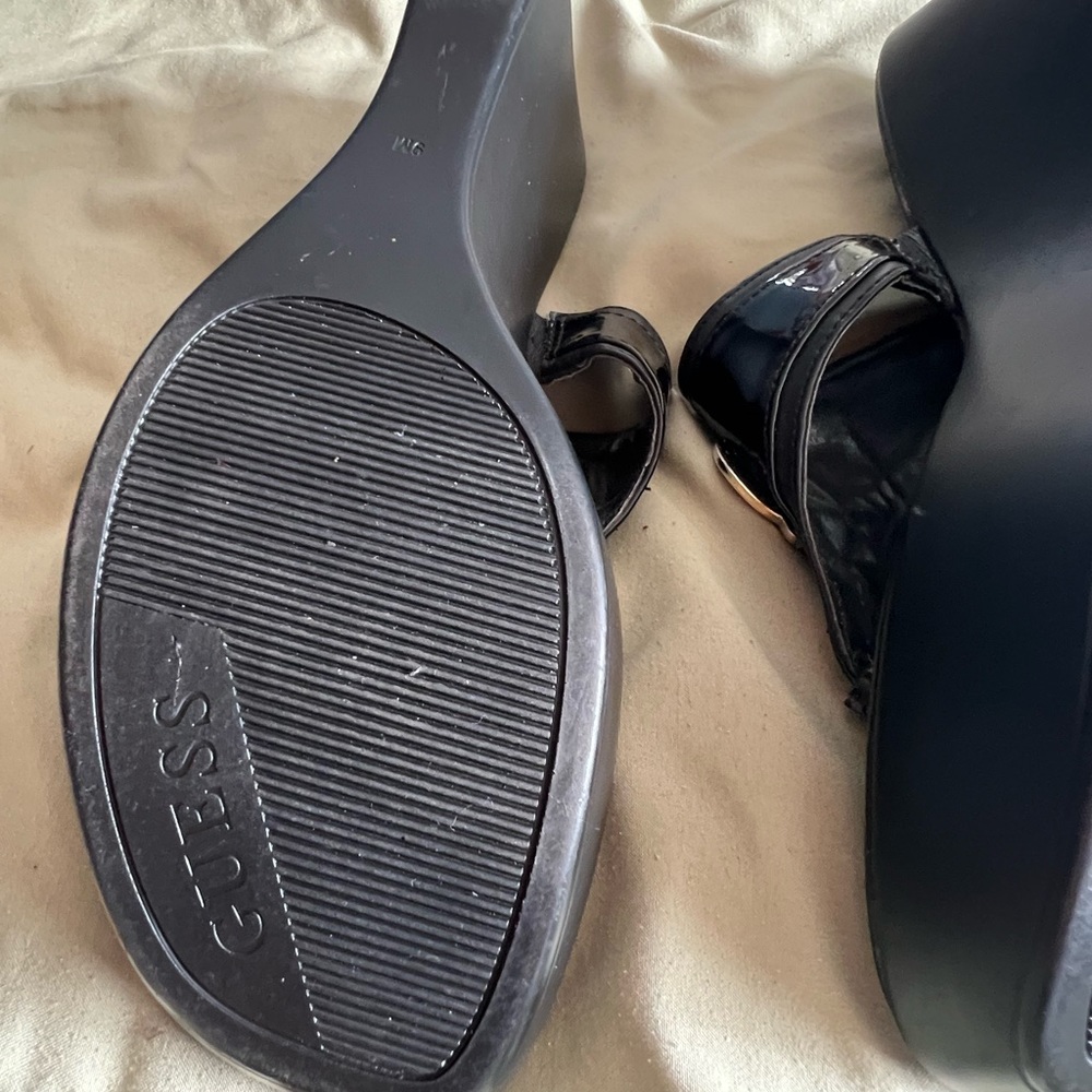 Guess Ladies Sandals - Picture 9 of 10